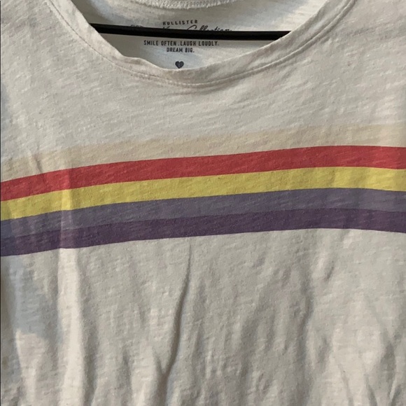 White crop top with rainbow strip - Picture 2 of 7